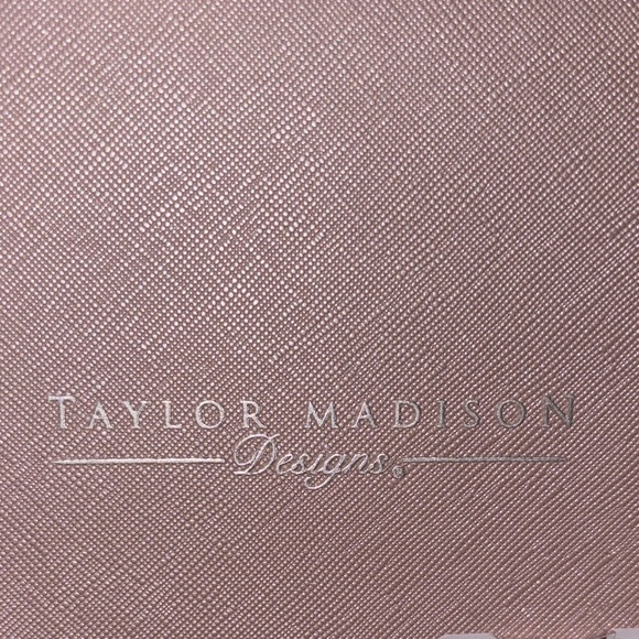 Elegant Pink Jewelry Organizer - Picture 5 of 5